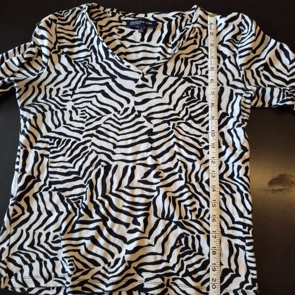 Zebra Print T-Shirt - Picture 6 of 6